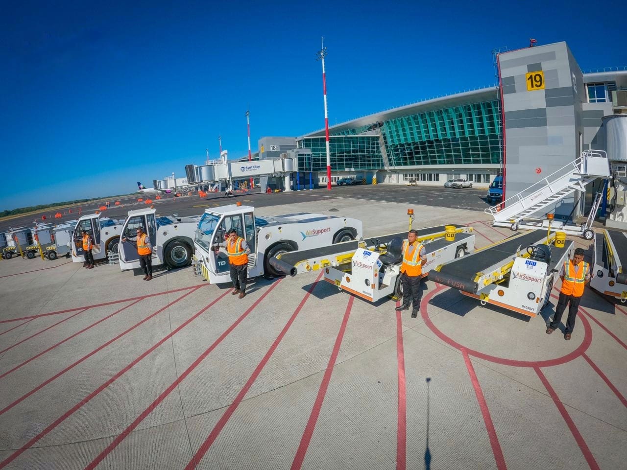 aeropuerto-internacional-de-el-salvador-recibe-inversion-de-mas-de-2-millones-en-maquinaria-de-soporte-en-tierra